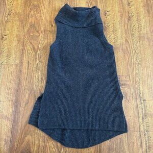 Sak’s Fifth Avenue cashmere turtleneck sweater